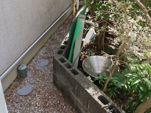 直線ではない敷地は足場が複雑になるため、どこに足場が立つのか事前のチェックが欠かせません。